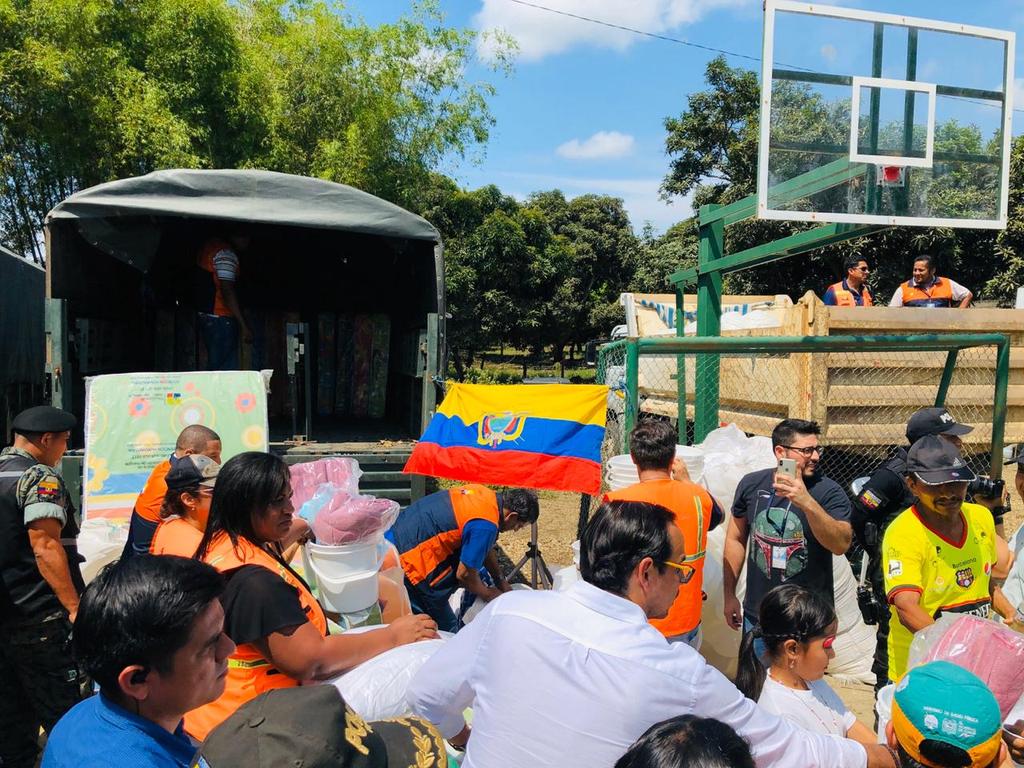 Entregan ayuda humanitaria a familias en San Agustín por lluvias
